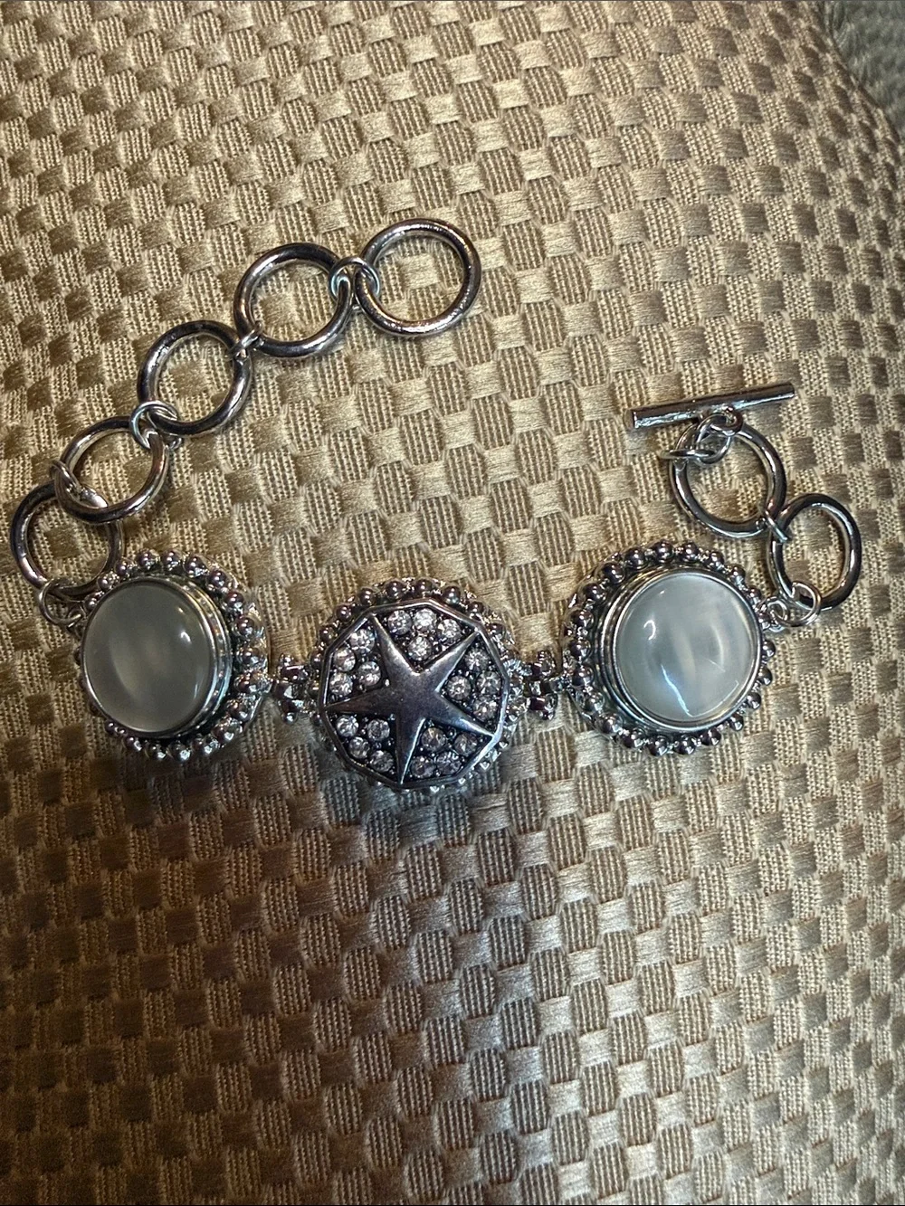 3 Snap Silver Star Accent Women's Bracelet - Silver